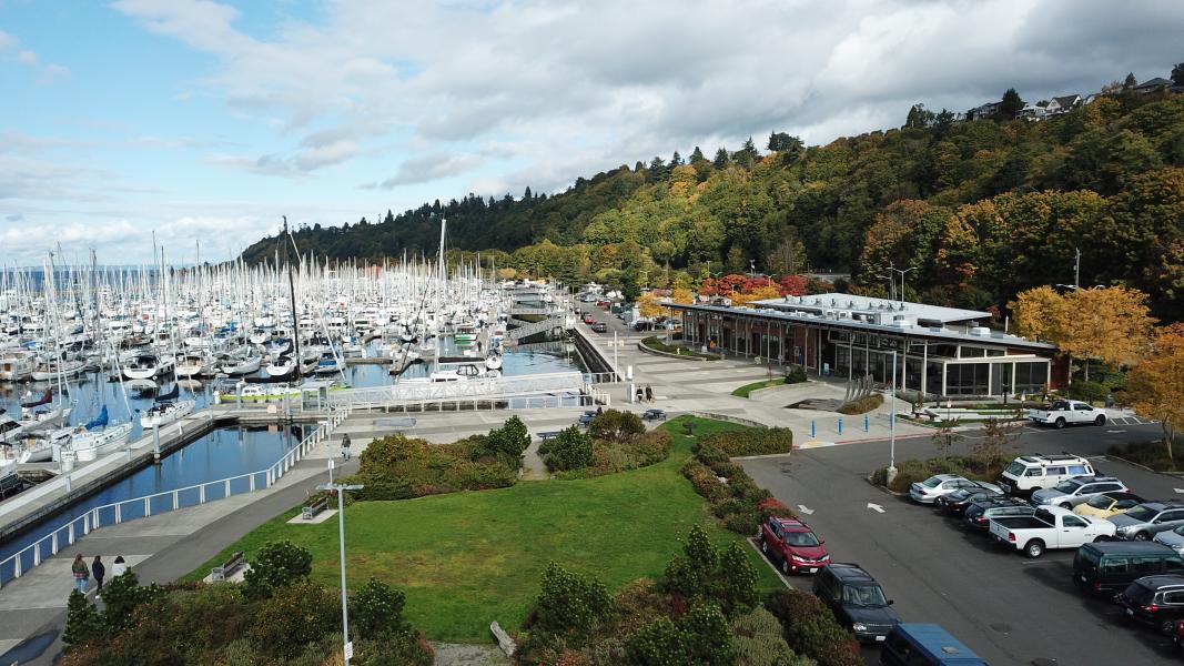 Shilshole bay marina plaza