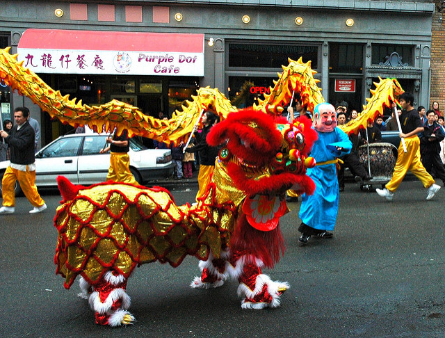 Dragon dancers in Seattle's ID